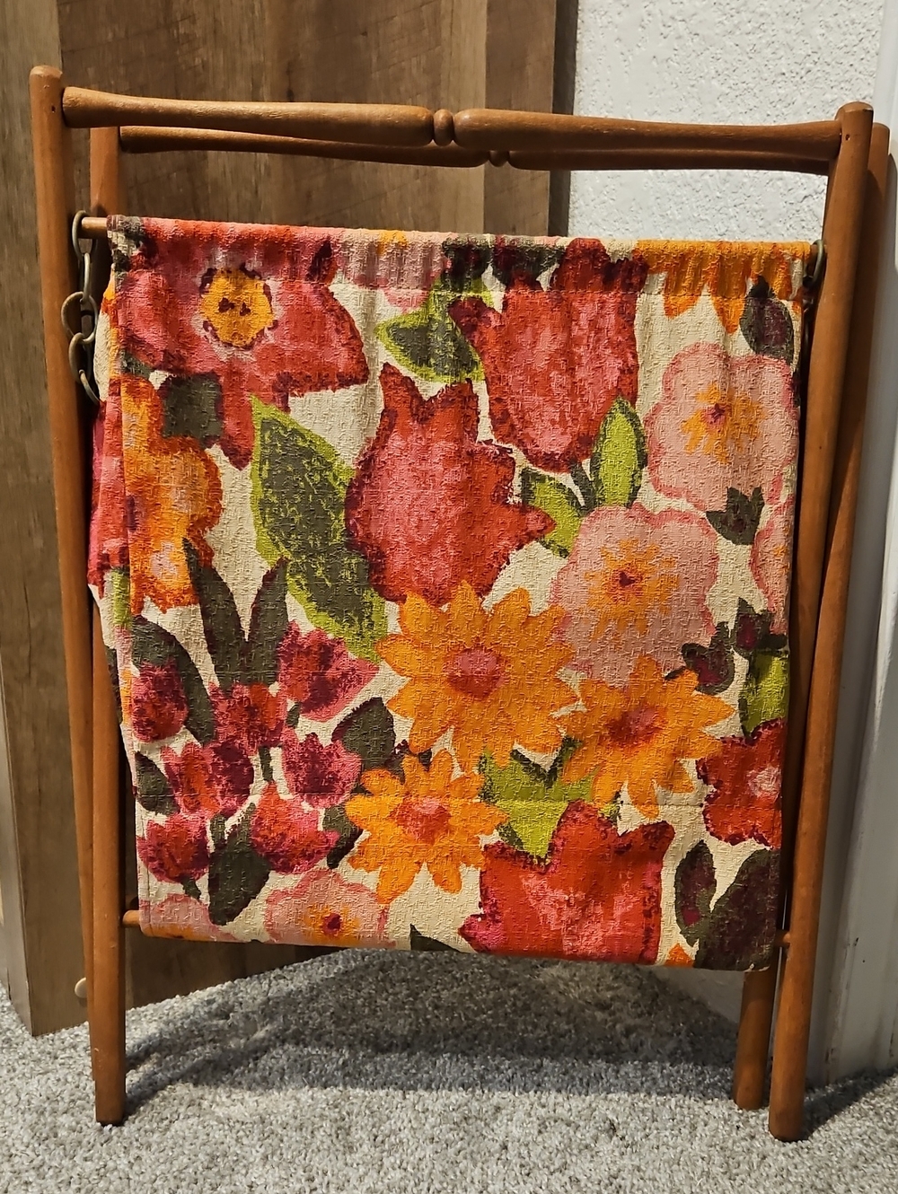 Vtg Floral Crafting Basket